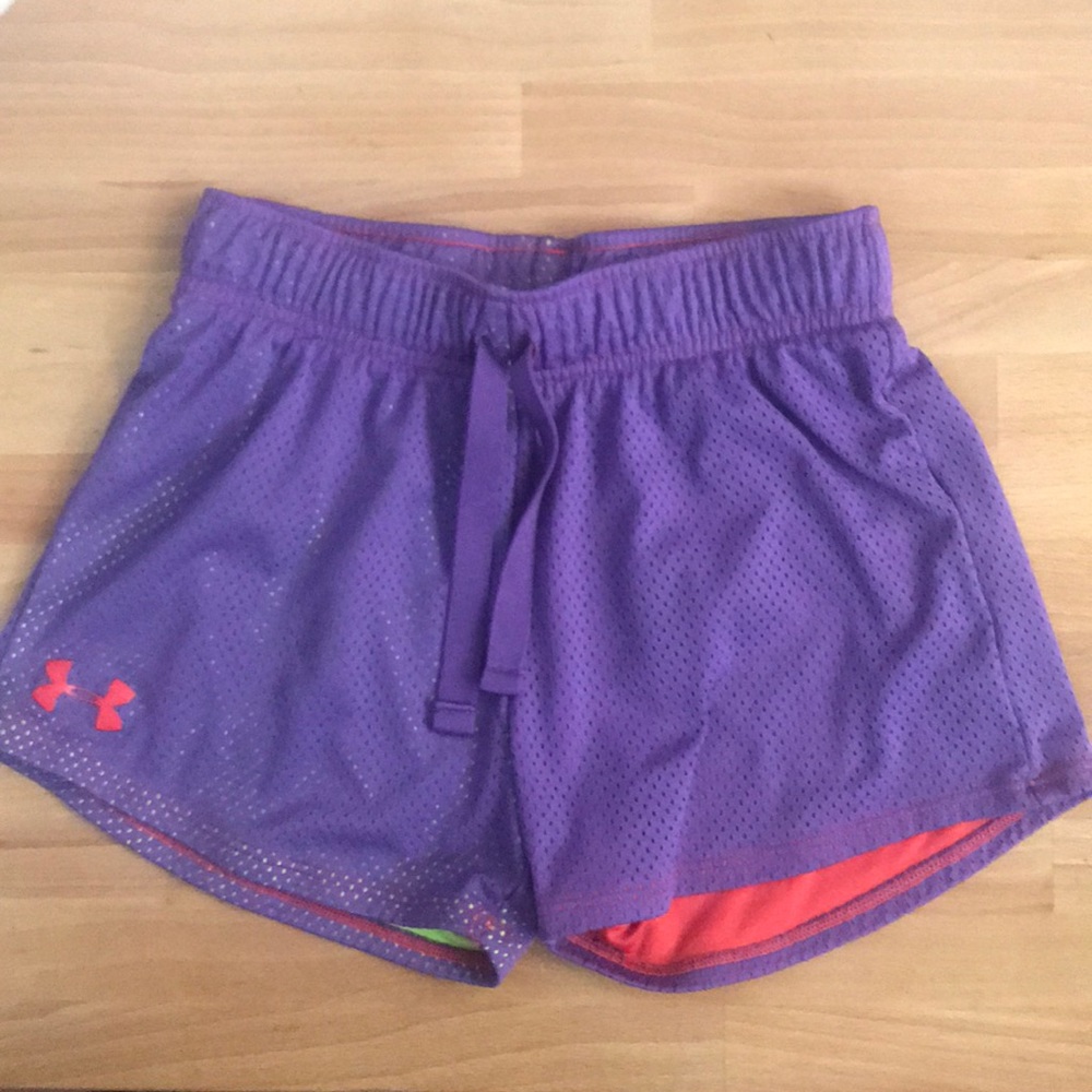 Girls under Armour shorts (purple)